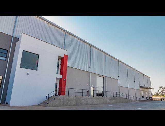 3,280M² WAREHOUSE TO LET IN LINBRO PARK