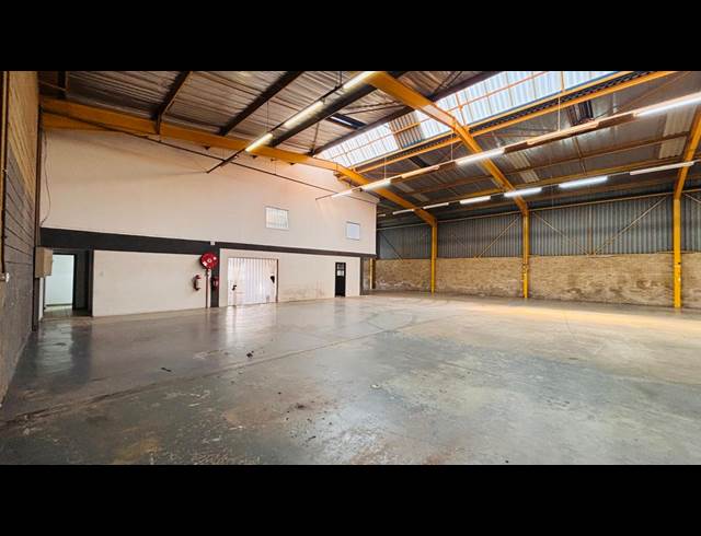 986M² WAREHOUSE TO LET IN ROBERTVILLE