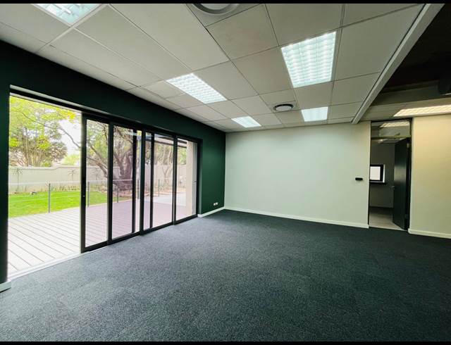 631M² OFFICE TO LET IN FOURWAYS