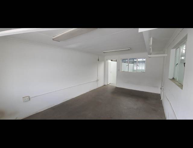 300M² WAREHOUSE TO LET IN SEBENZA