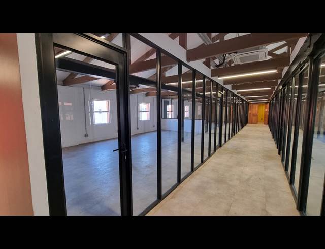 307M² OFFICE TO LET IN WOODSTOCK
