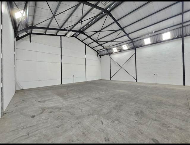 615M² WAREHOUSE TO LET IN FIRGROVE INDUSTRIAL ESTATE