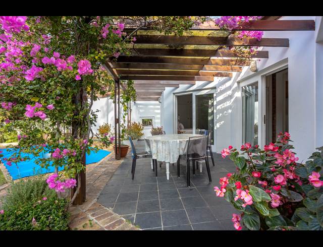 3 BEDROOM HOUSE TO LET IN CONSTANTIA