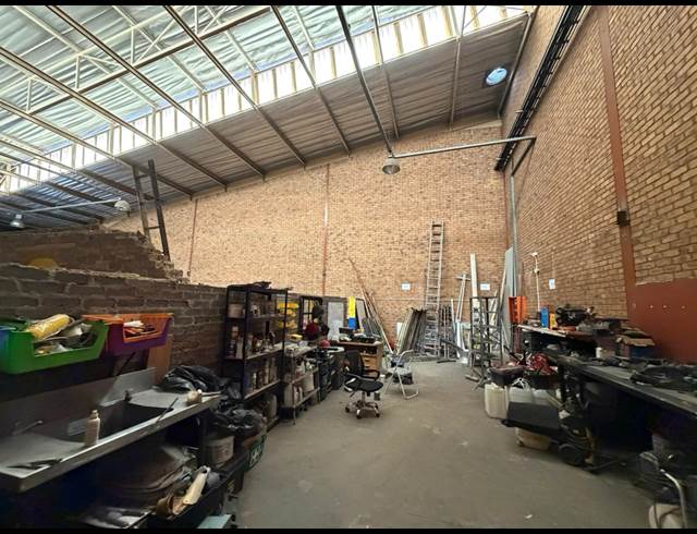 350M² WAREHOUSE TO LET IN MEADOWDALE