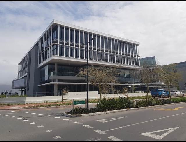 8,000M² OFFICE TO LET IN CENTURY CITY