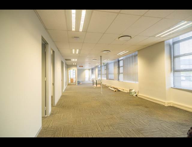 866M² OFFICE TO LET IN PARKHAVEN