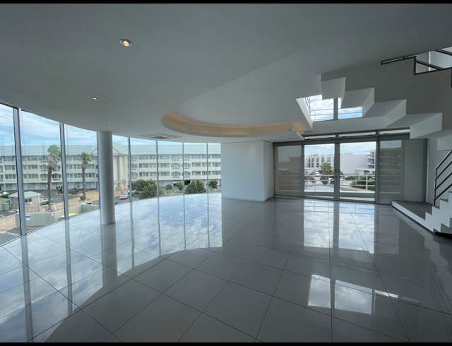840M² BUILDING TO LET IN LAGOON BEACH