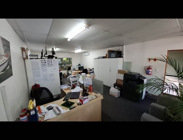380M² FACTORY RENTED IN STIKLAND INDUSTRIAL