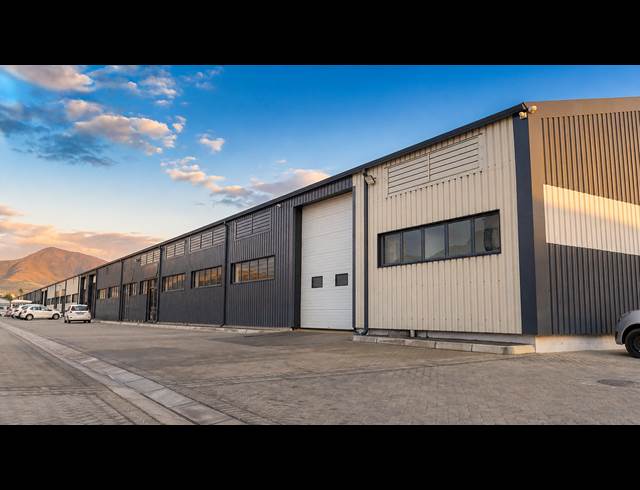 362M² WAREHOUSE TO LET IN RETREAT INDUSTRIAL
