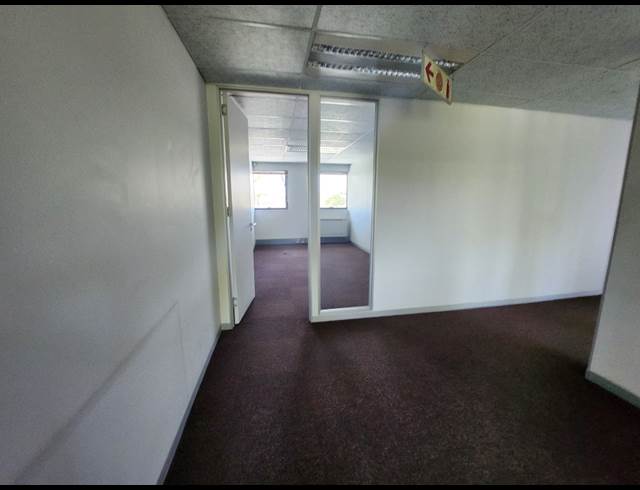313M² OFFICE TO LET IN RANDJESPARK