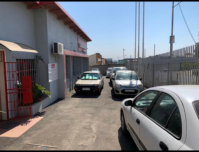1,900M² WAREHOUSE TO LET IN WYNBERG