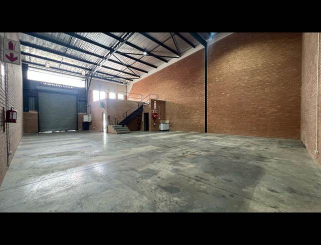284.20M² WAREHOUSE TO LET IN DRIEHOEK
