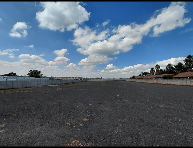 8,500M² INDUSTRIAL YARD TO LET IN BREDELL