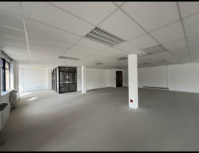 346.80M² OFFICE TO LET IN PLATTEKLOOF 3