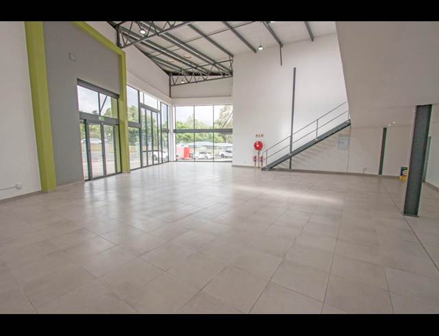 347M² RETAIL TO LET IN OLIVEDALE