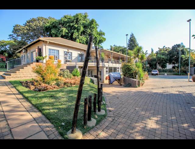 583M² OFFICE TO LET IN BEDFORDVIEW
