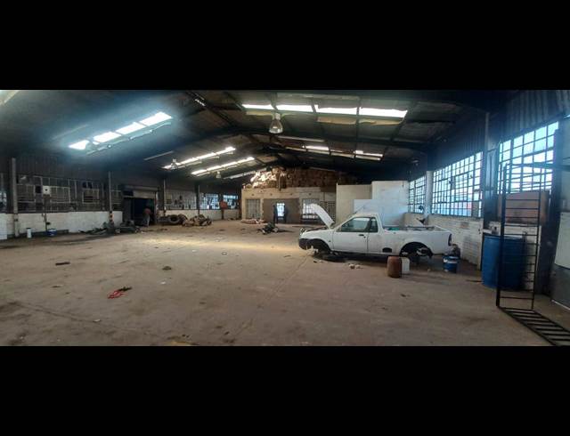 920M² WAREHOUSE TO LET IN KNIGHTS