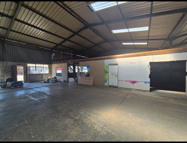 650M² WAREHOUSE TO LET IN WADEVILLE