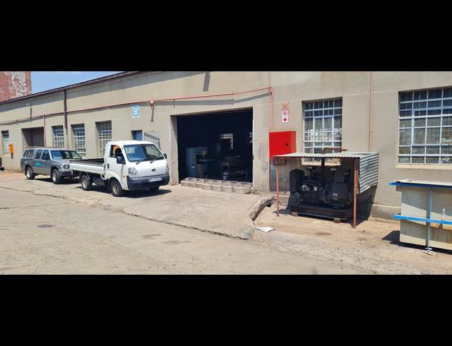 329M² WAREHOUSE TO LET IN DENVER