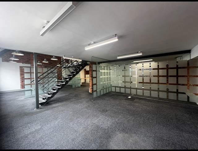 205M² OFFICE TO LET IN GREEN POINT