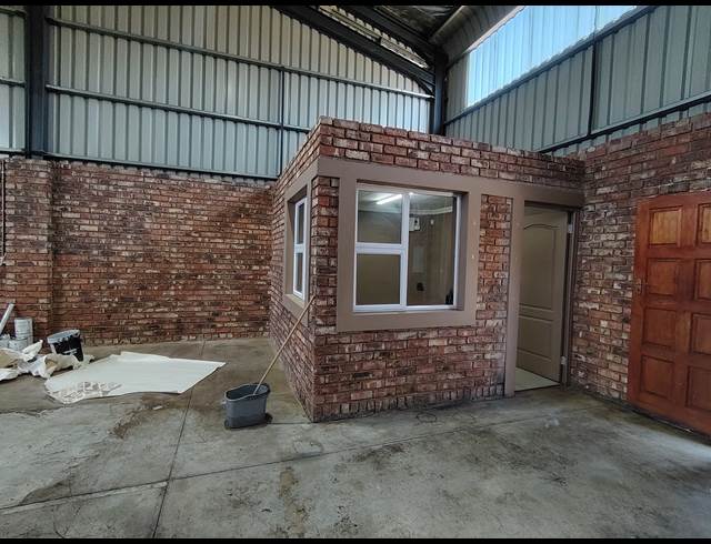 150M² WAREHOUSE TO LET IN ALBERTON NORTH