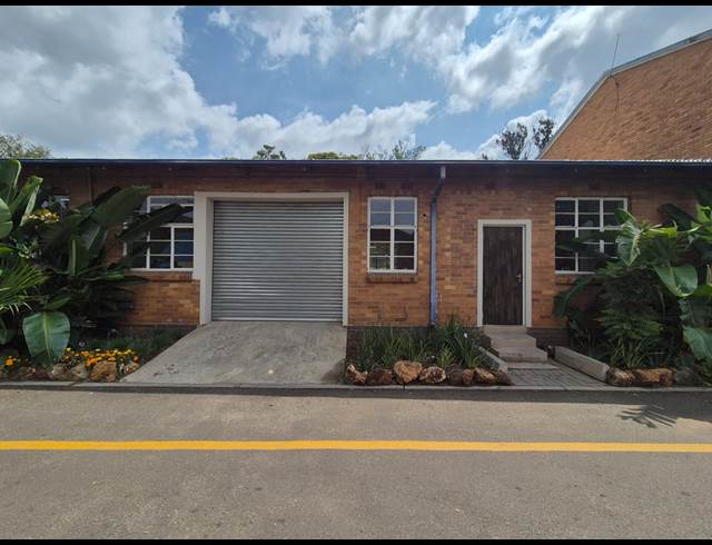 115M² WAREHOUSE RENTED IN WADEVILLE