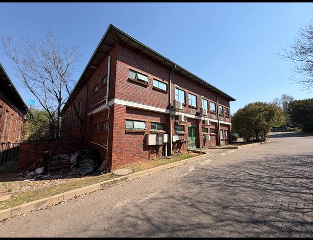 482M² WAREHOUSE TO LET IN KYALAMI