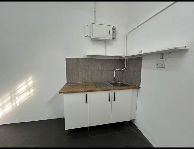 80M² RETAIL TO LET IN PAROW CENTRAL