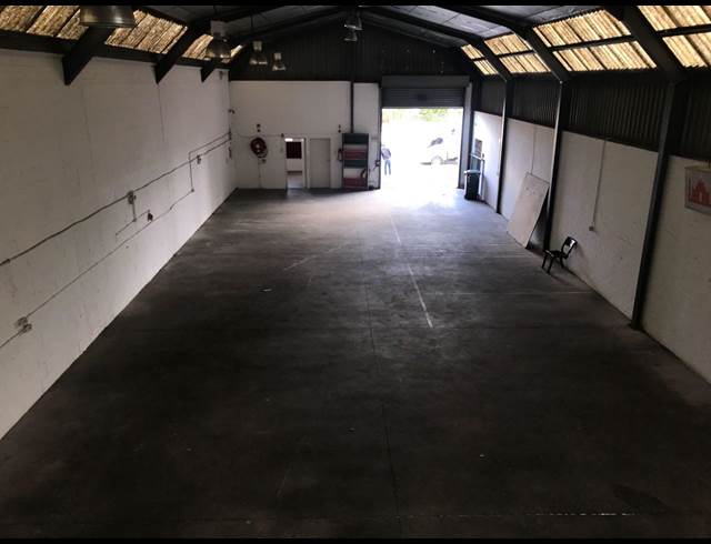 410M² WAREHOUSE TO LET IN OTTERY