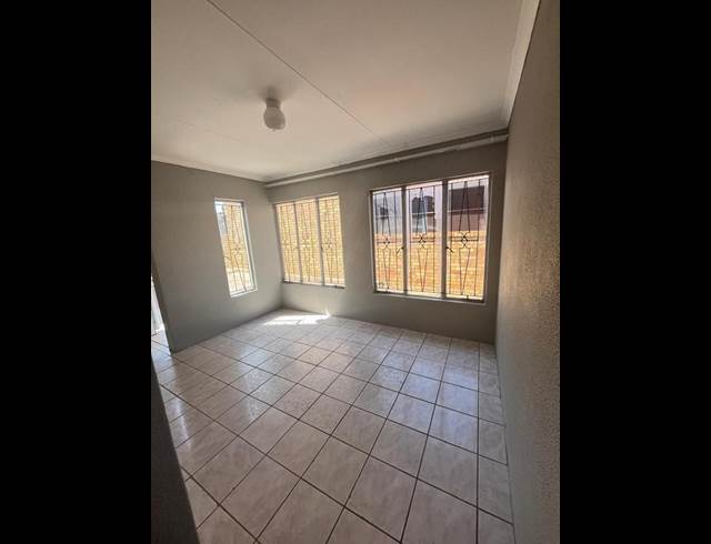 3 BEDROOM PROPERTY TO RENT IN SOSHANGUVE UU