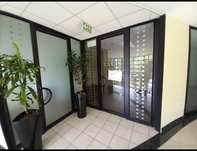 512M² OFFICE TO LET IN BRYANSTON