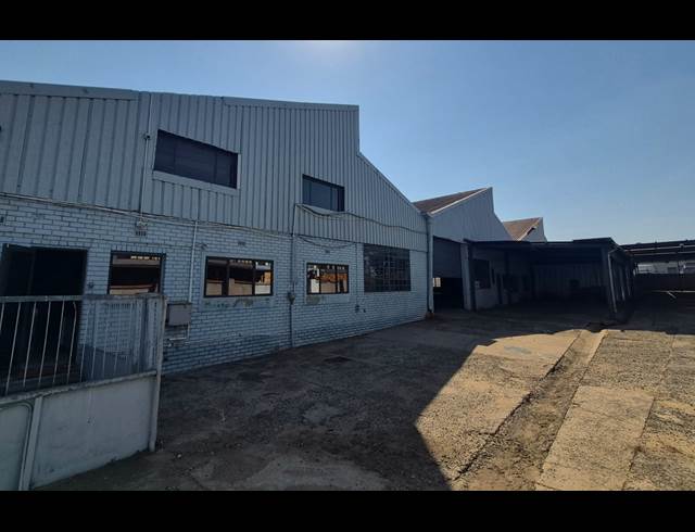 1,700M² WAREHOUSE TO LET IN ALRODE SOUTH