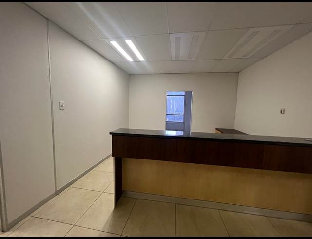 166M² OFFICE TO LET IN ROSEBANK