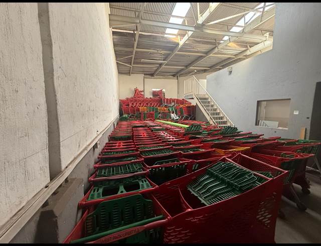 200M² WAREHOUSE TO LET IN LONGDALE