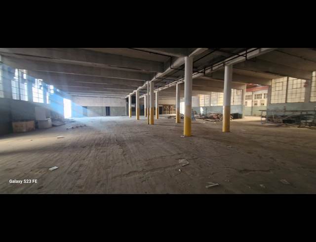 2,300M² WAREHOUSE TO LET IN SELBY
