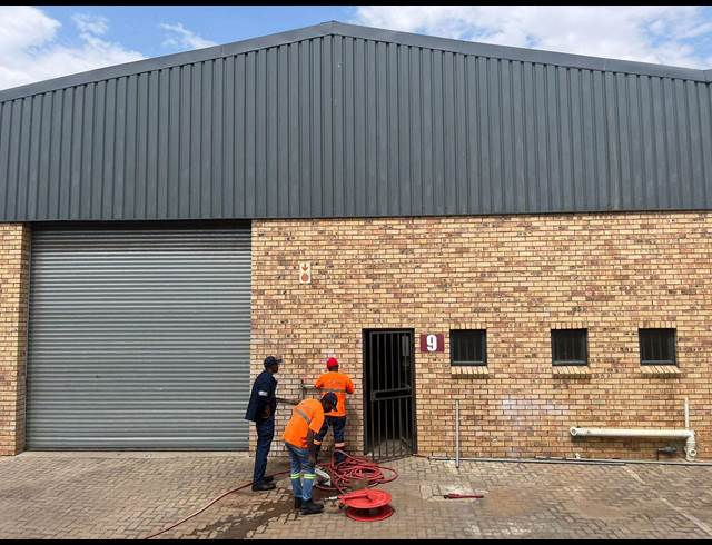 455M² WAREHOUSE TO LET IN CROWN