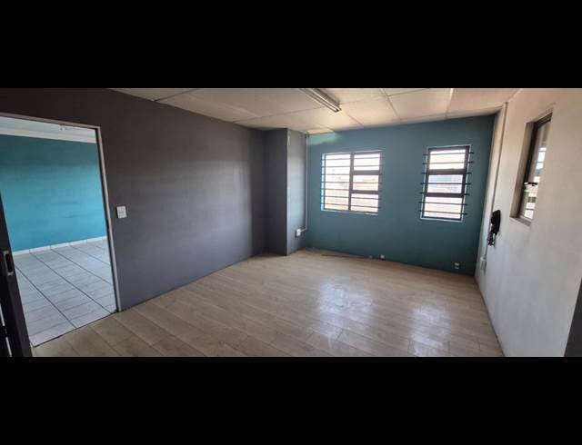 343M² WAREHOUSE TO LET IN ANDERBOLT