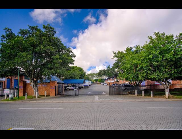 420M² WAREHOUSE TO LET IN RIVERSIDE INDUSTRIAL PARK