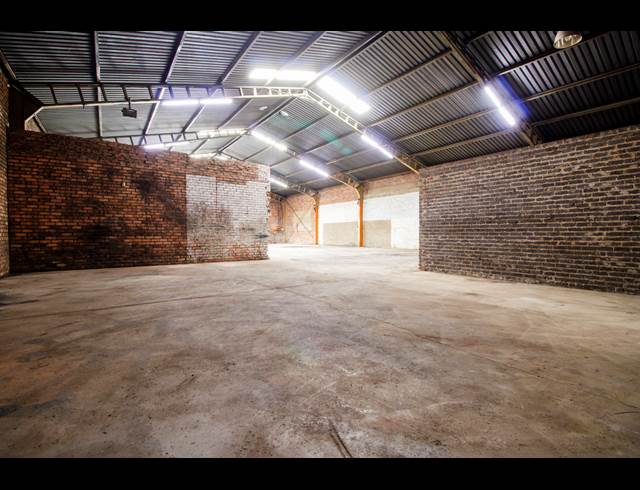 1,500M² INDUSTRIAL YARD TO LET IN COMMERCIA