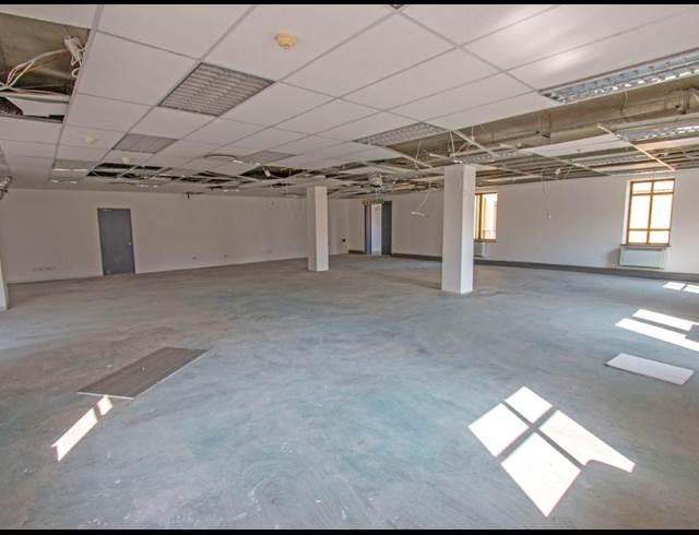 238M² OFFICE TO LET IN FOURWAYS