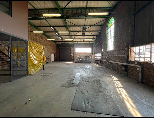 306M² WAREHOUSE TO LET IN HENNOPSPARK