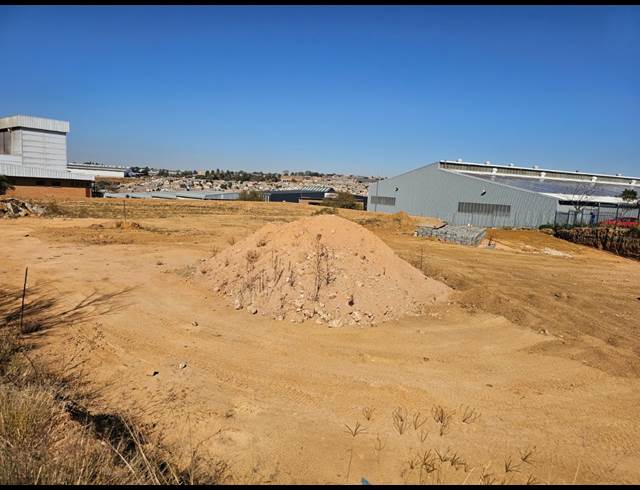 3,000M² WAREHOUSE TO LET IN COSMO BUSINESS PARK