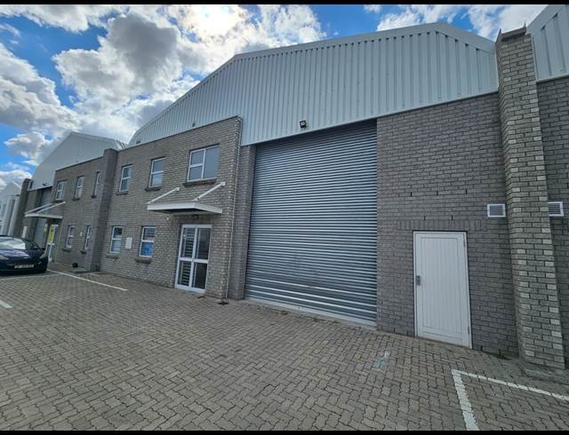 615M² WAREHOUSE TO LET IN FIRGROVE INDUSTRIAL ESTATE