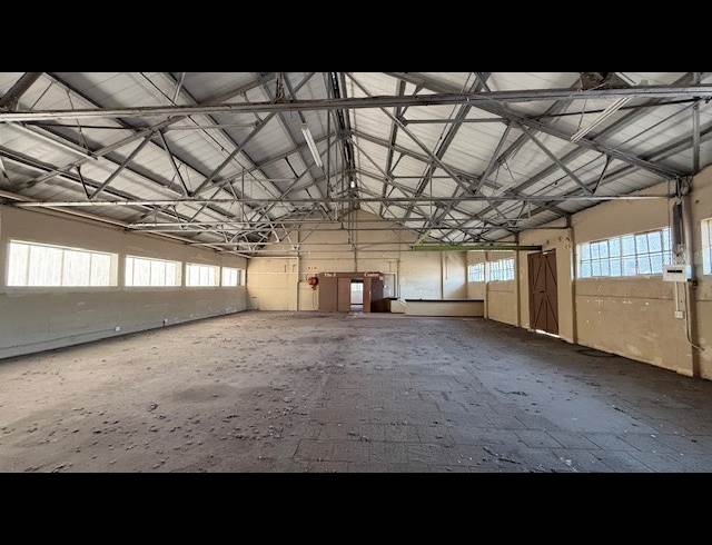 830M² WAREHOUSE TO LET IN STAMFORD HILL