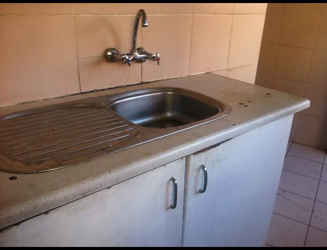 1 bed property to rent in WEST TURFFONTEIN