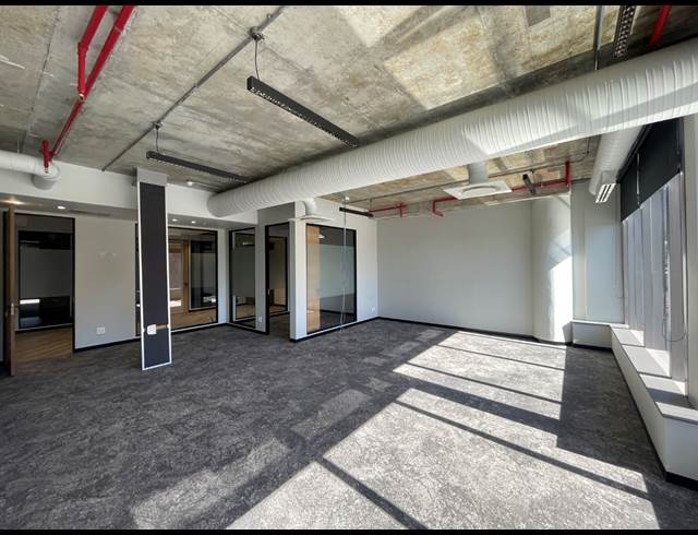 466M² OFFICE TO LET IN DE WATERKANT