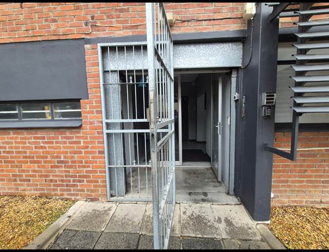168M² OFFICE TO LET IN BRACKENFELL INDUSTRIAL