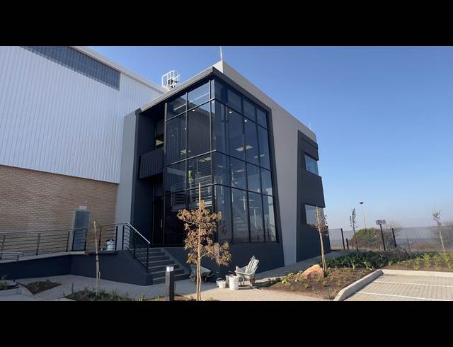 4,631M² WAREHOUSE TO LET IN AIRPORT PARK