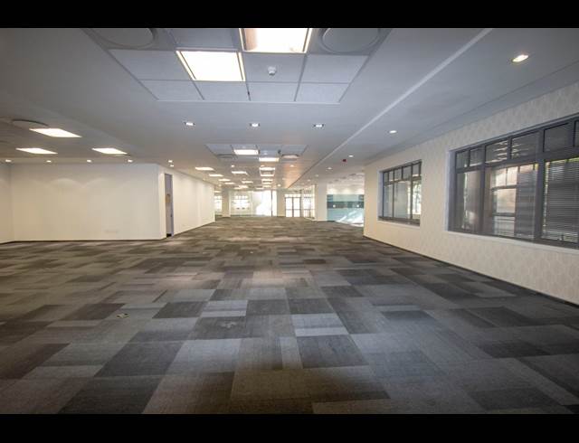 1,013M² OFFICE TO LET IN ILLOVO