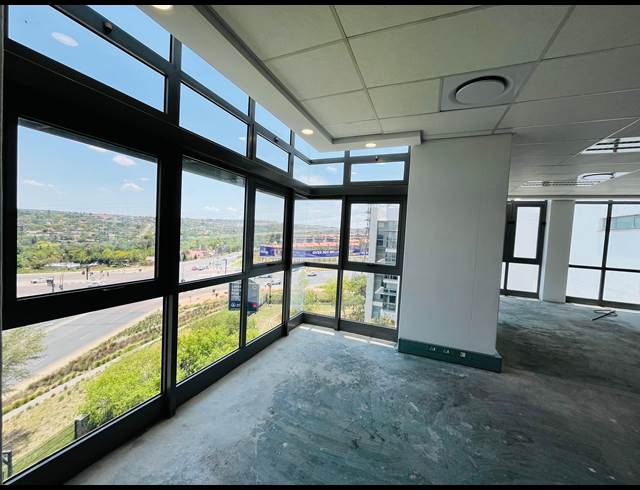 1,160M² OFFICE TO LET IN WATERFALL